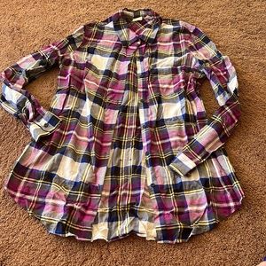 Worn once. Westbound plaid longer length shirt. Great color combo